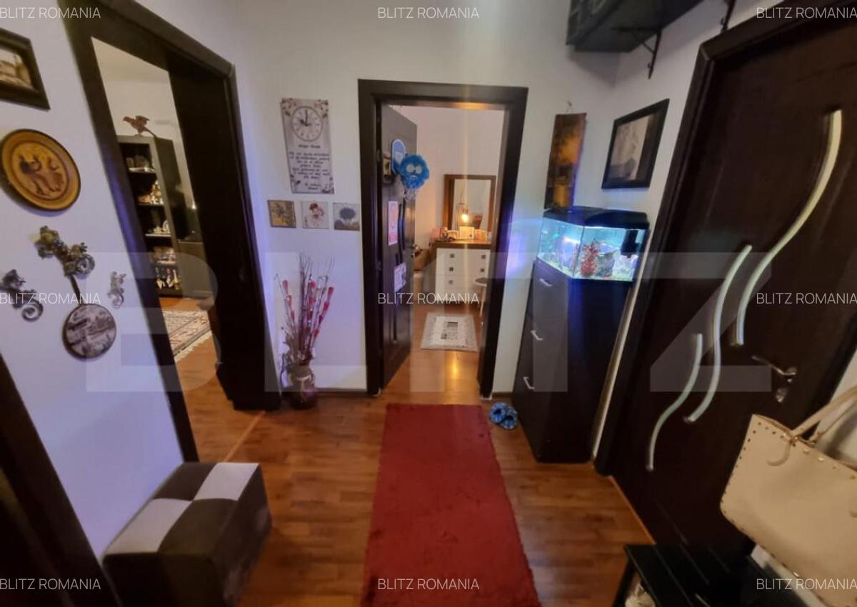 Apartament de vanzare, cu 2 camere, decomandat, 62 mp, zona - 4