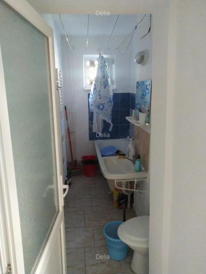 Dacia Strada Labirint de vanzare apartament cu 3 camere, etaj intermediar - 4