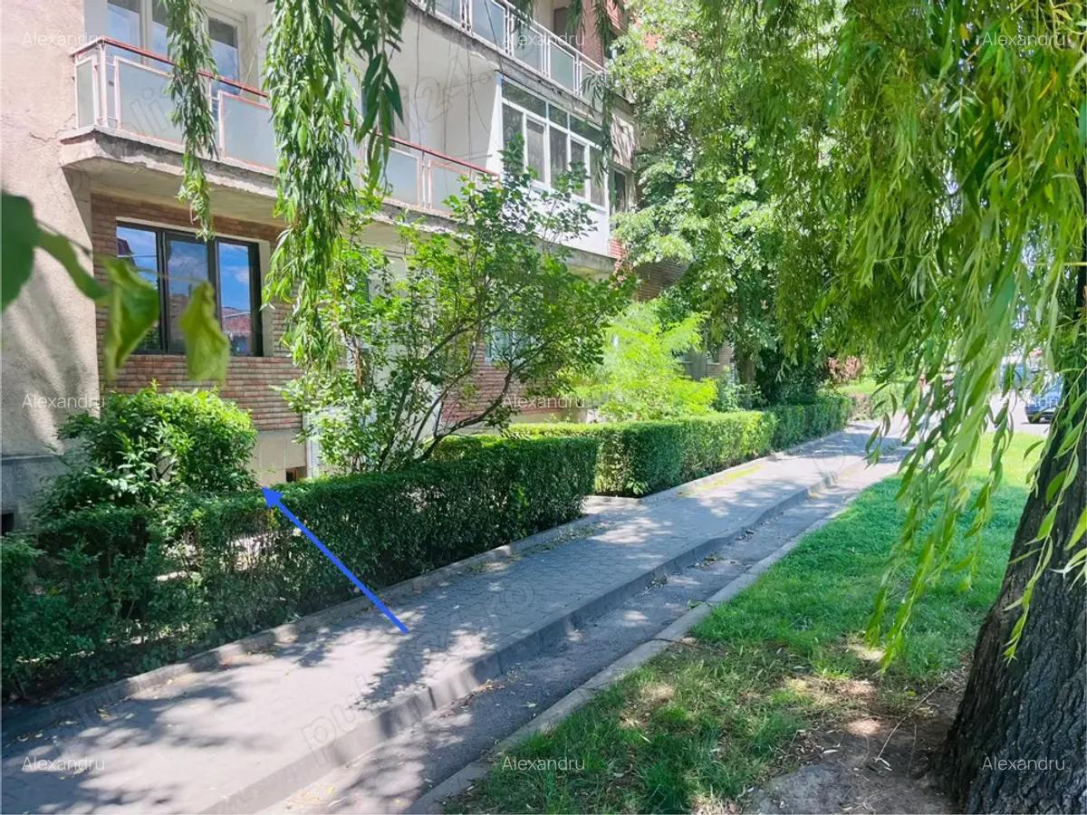 Inchiriez apartament central , 2 camere,decomandat,parter inalt ,64mp, loc de parcare,fara balcon - 4