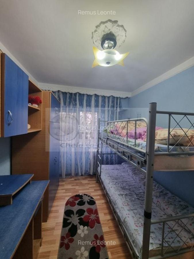Apartament 4 camere, decomandat, 92.28 mp utili - Dacia - etaj 2/4 - 3