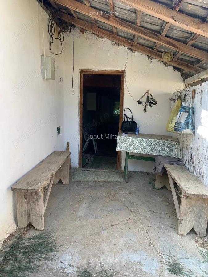 Casa batraneasca+ curte 500mp - 3