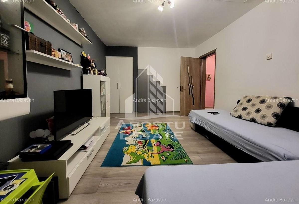 Apartament cu 3 camere, decomandat,  cu scara interioara, zona Lipovei - 1