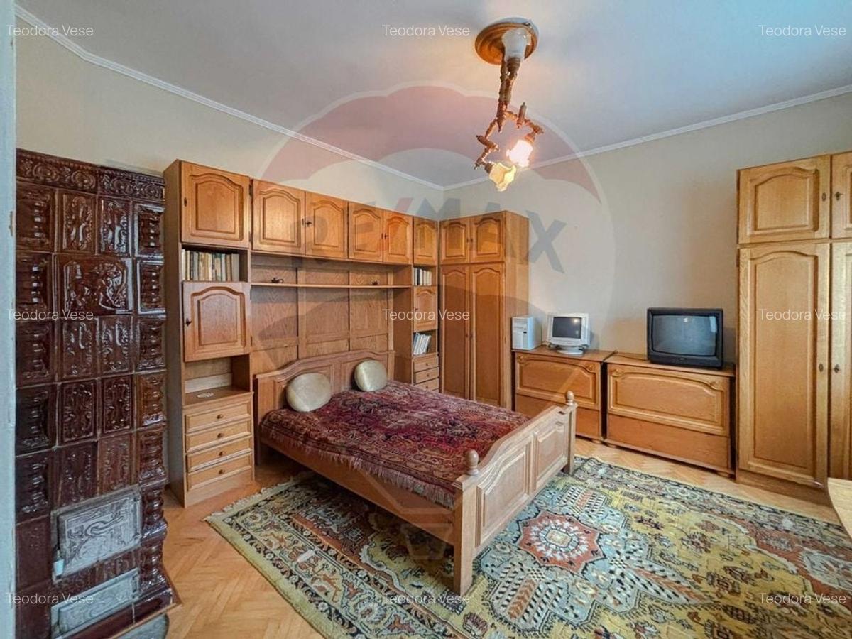 Casa / Vila cu 5 camere de vanzare in Alesd zona Ultracentral - 33