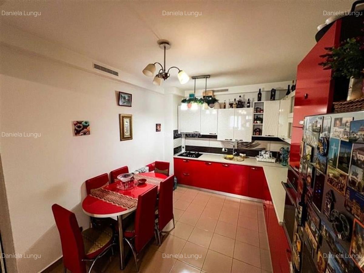 Apartament cu 3 camere decomandat, mobilat în Tractorul - 4