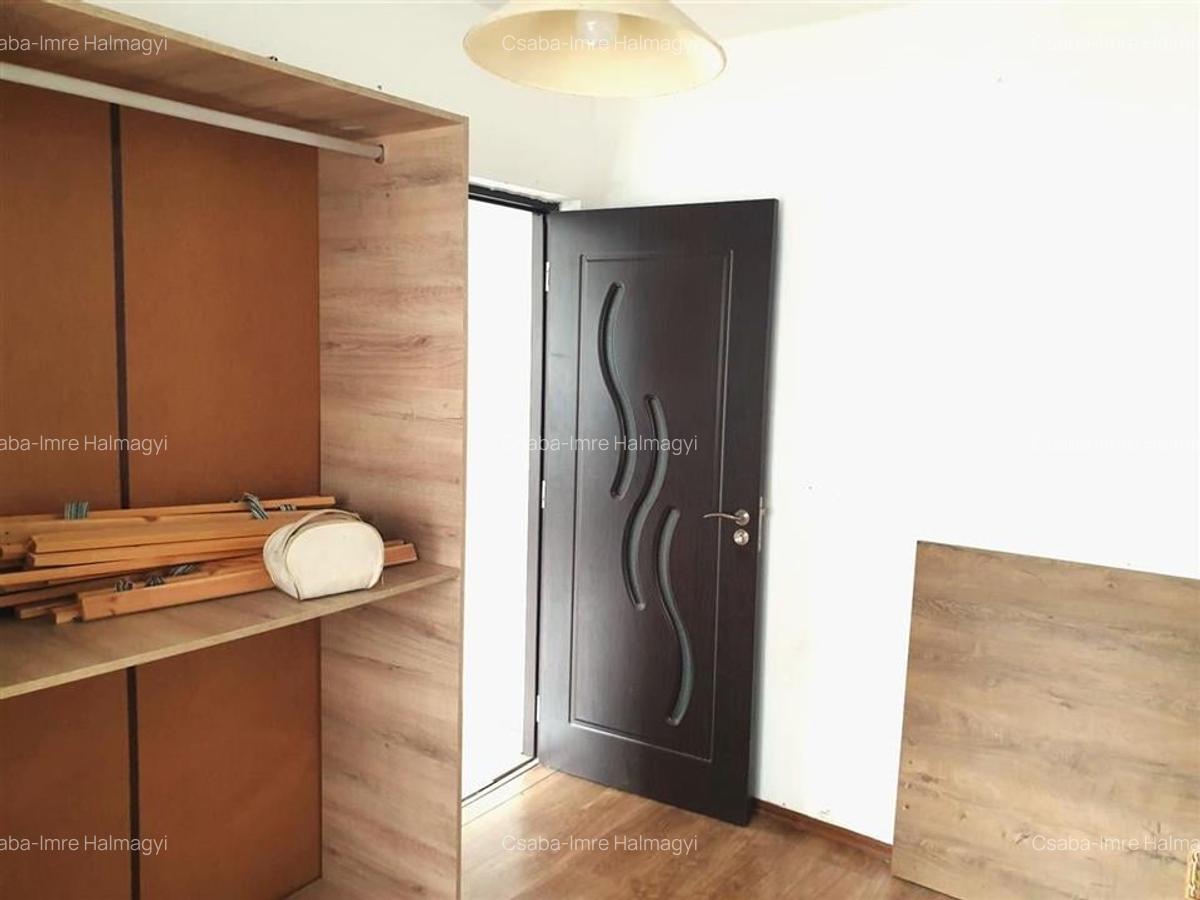 Apartament cu 3 camere Velenta, strada Razboieni - 2