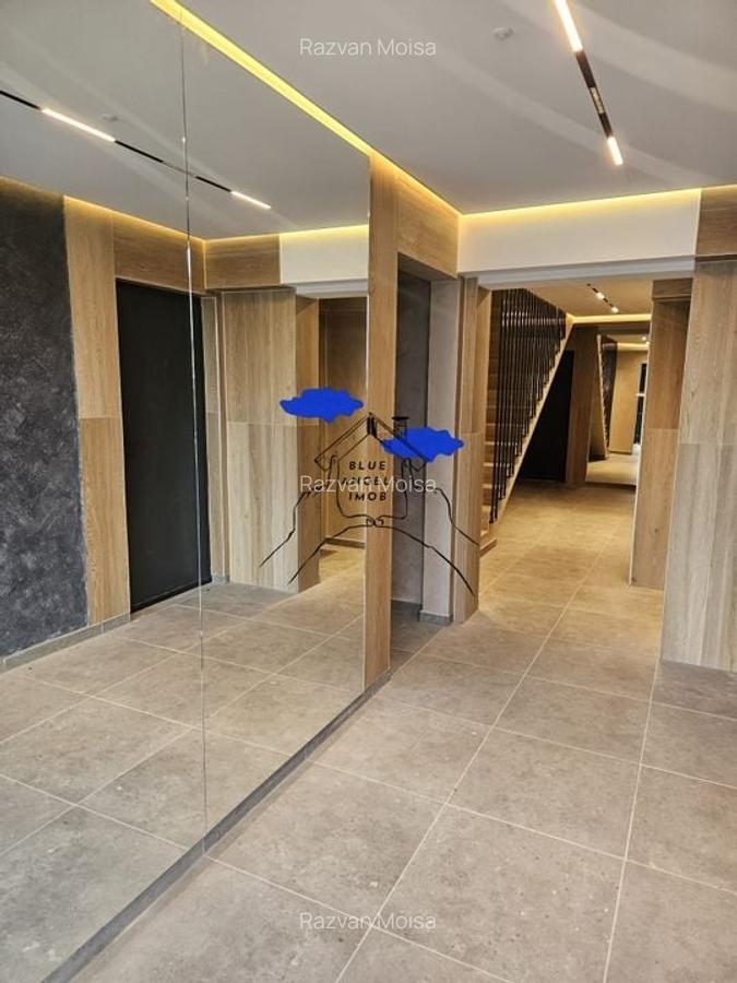 Garsoniera spatioasa in bloc nou din Tractorul - 10