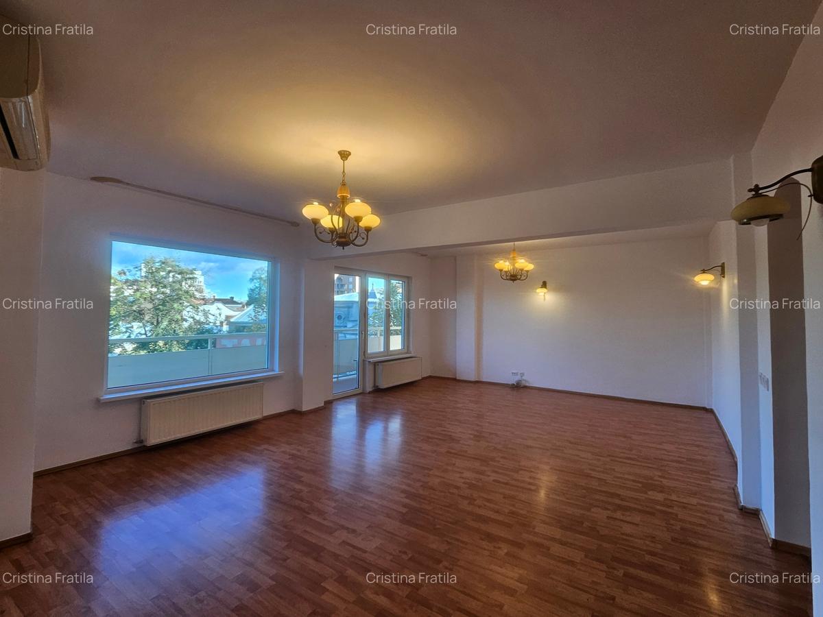 Spatiu birou in zona Universitate - 4 camere - 2