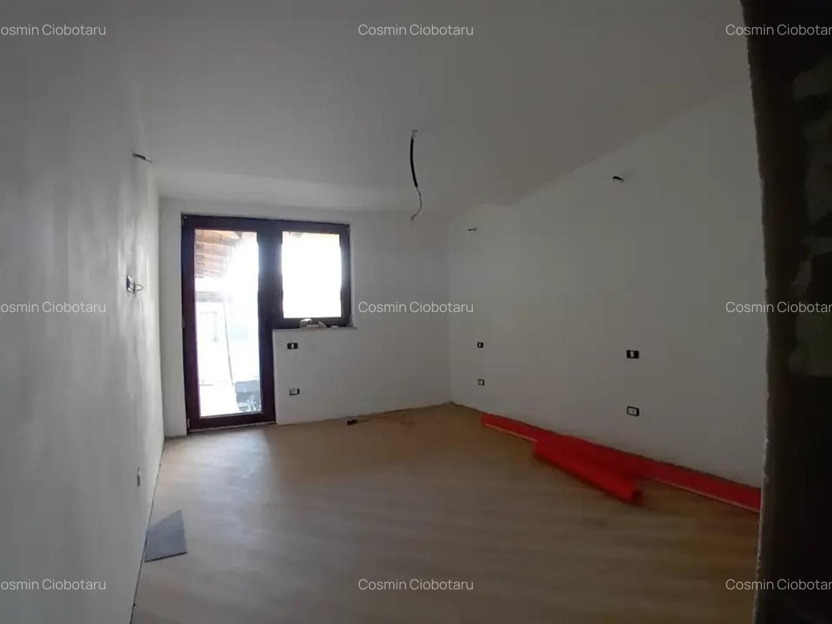 Vilă de Epocă Spatioasă în Zona Vitan Mall - 11