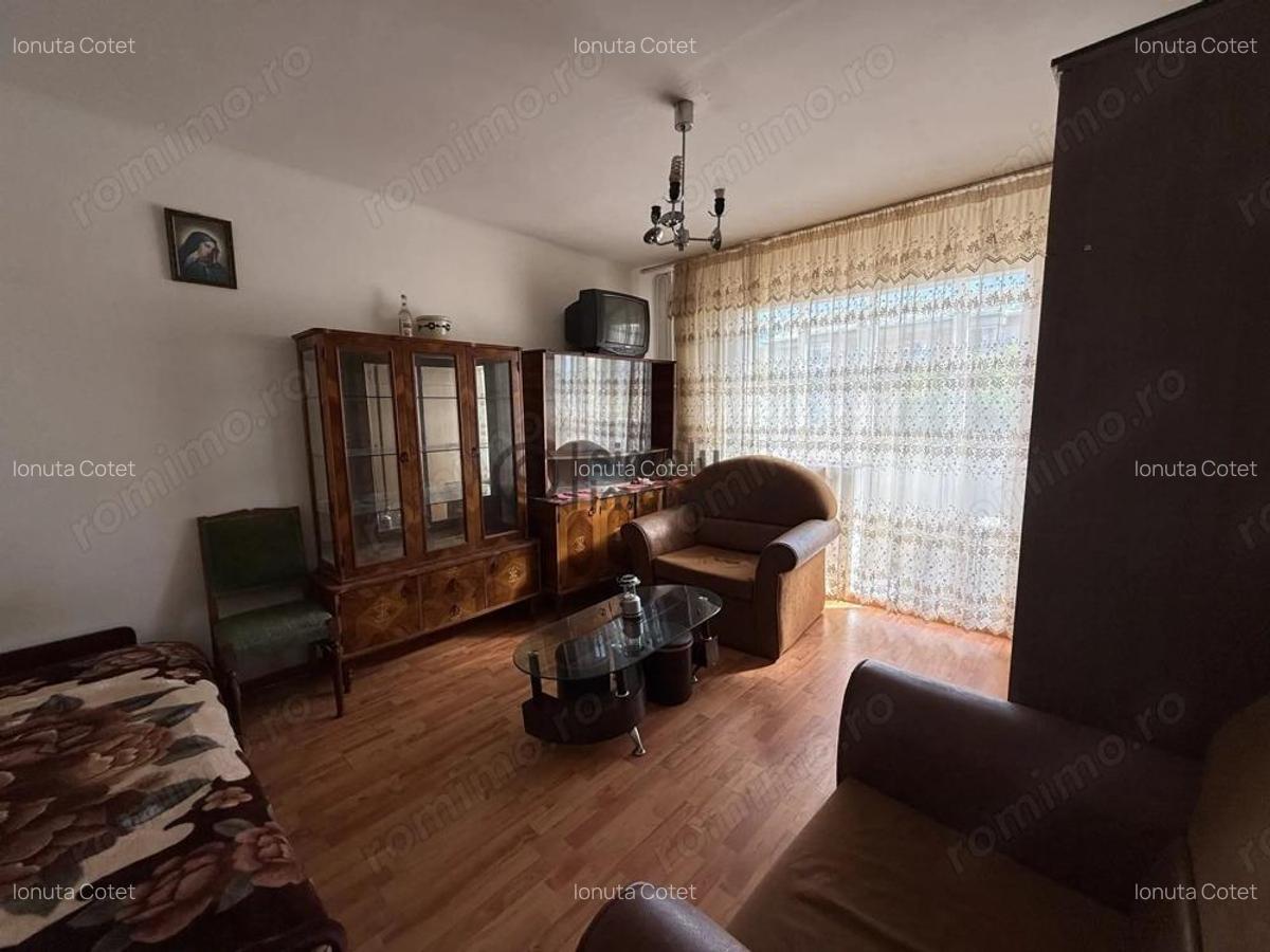 2 camere decomandate, etaj 3, Rovine - 95 000 Euro - 2