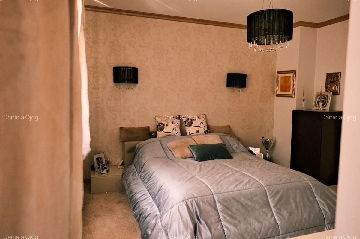 VILA ARCUL DE TRIUMF - 5