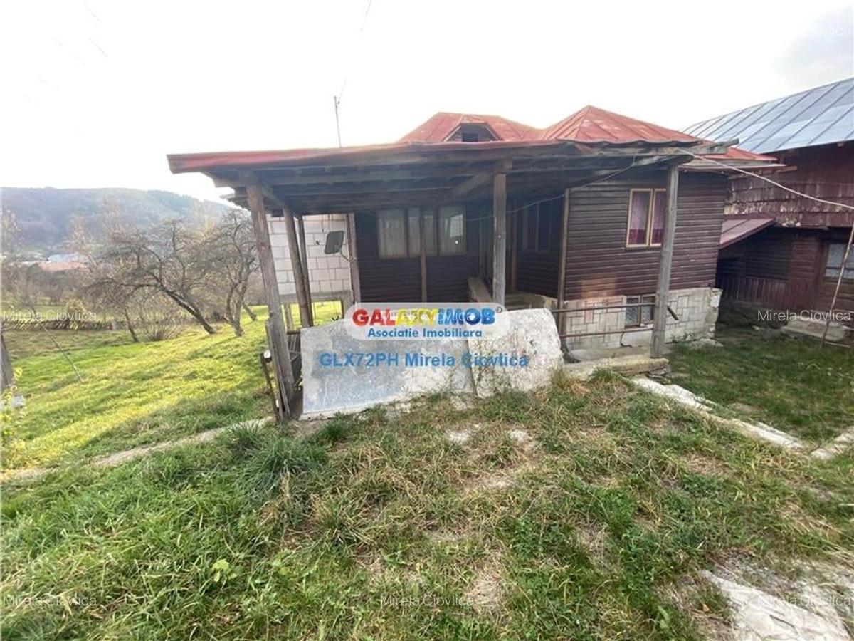 Teren Construcții intravilan de 4530 mp, în Secăria - 8