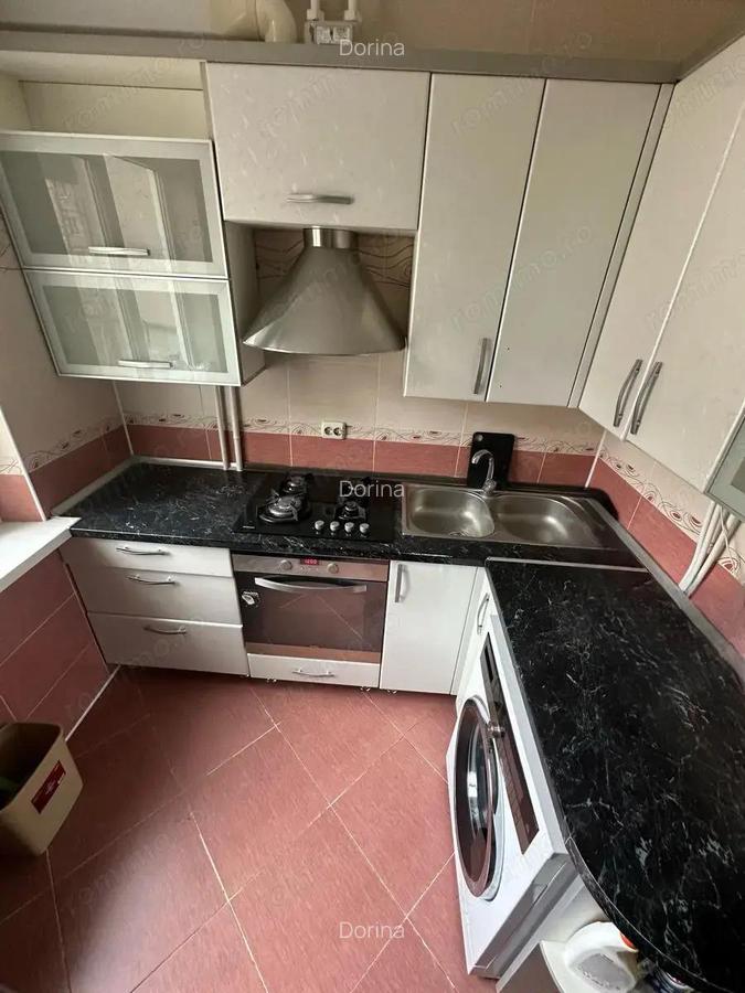 Ofer spre vanzare apartament cu 3 camere in zona brancoveanu - 2 Ofer spre vanzare apartament cu 3 camere in zona brancoveanu - 2