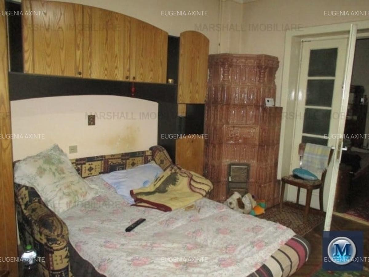 Casă cu 6 camere în Traian - 9