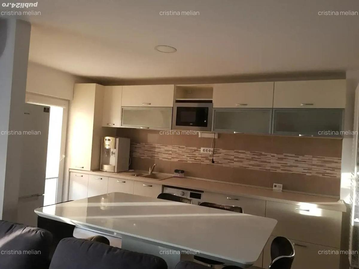 Inchiriez apartament cu 3camere - 1