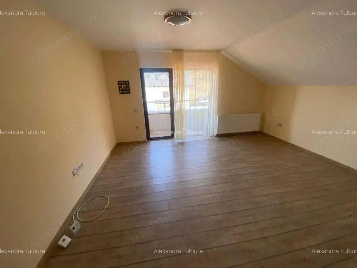 Casa cu 6 camere, 240 mp utili, 3 bai, curte 100 mp, panouri fotovoltaice, Tauti - 18