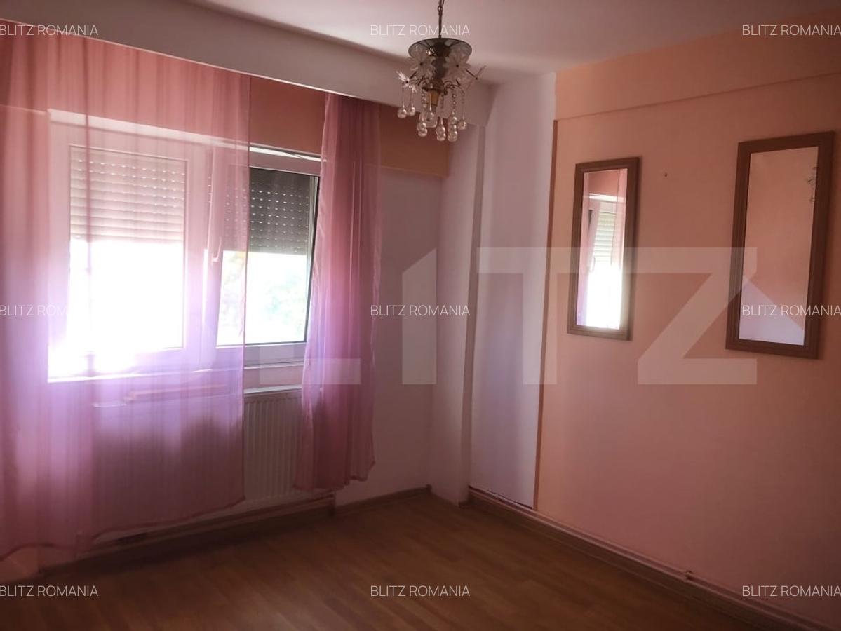 Apartament de vanzare, cu 3 camere, 63 mp, zona M16 - 8