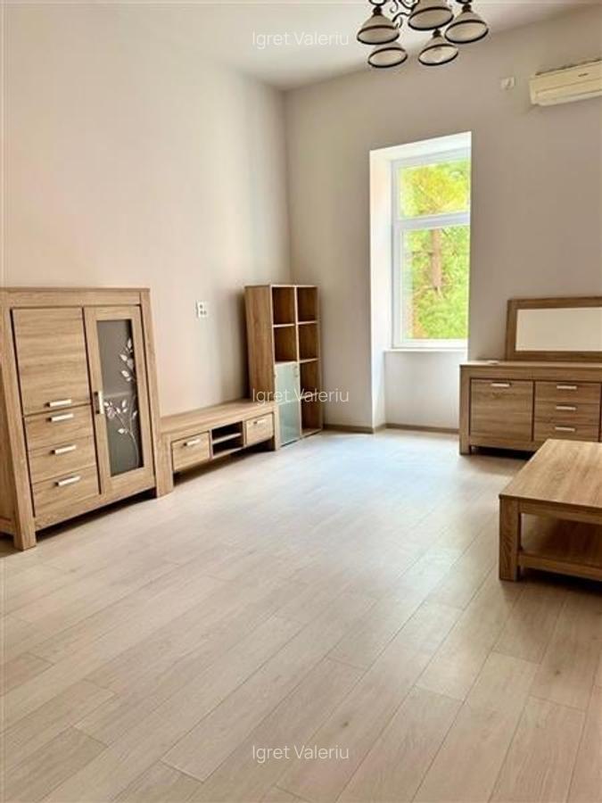 INCHIRIEM Apartament lux  ,ultracentral - 4