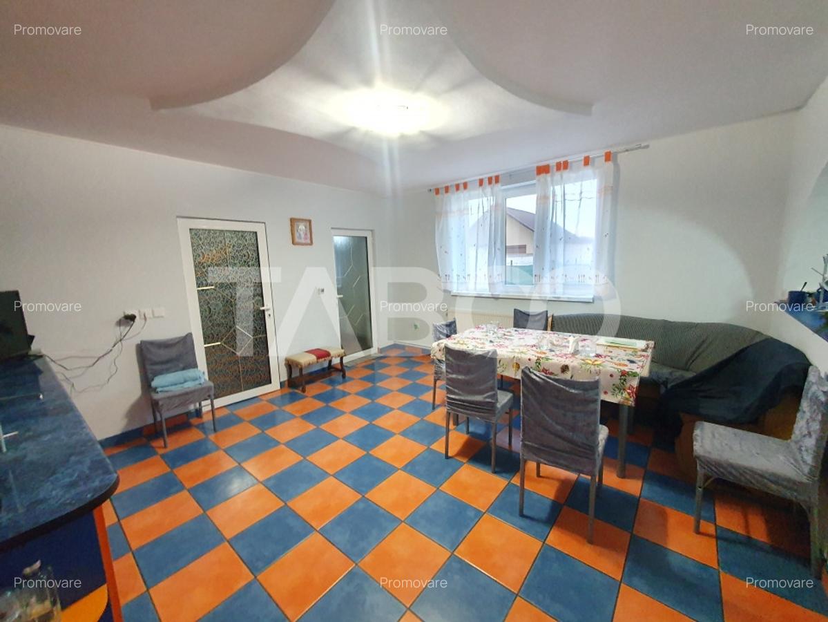 Casa individuala cu 7 camere 2 fronturi 1000 mp teren in Sura Mare - 14