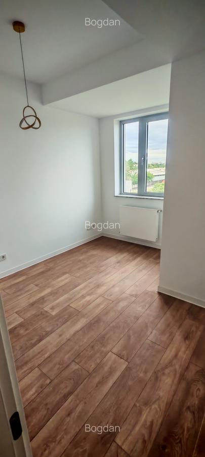 Apartament cu 4 camere decomandat în Străulești - 2