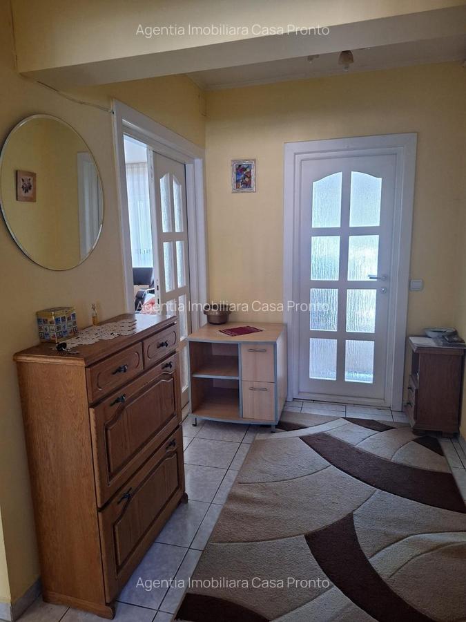 De inchiriat Apartament 3 camere, zona Centru. - 4