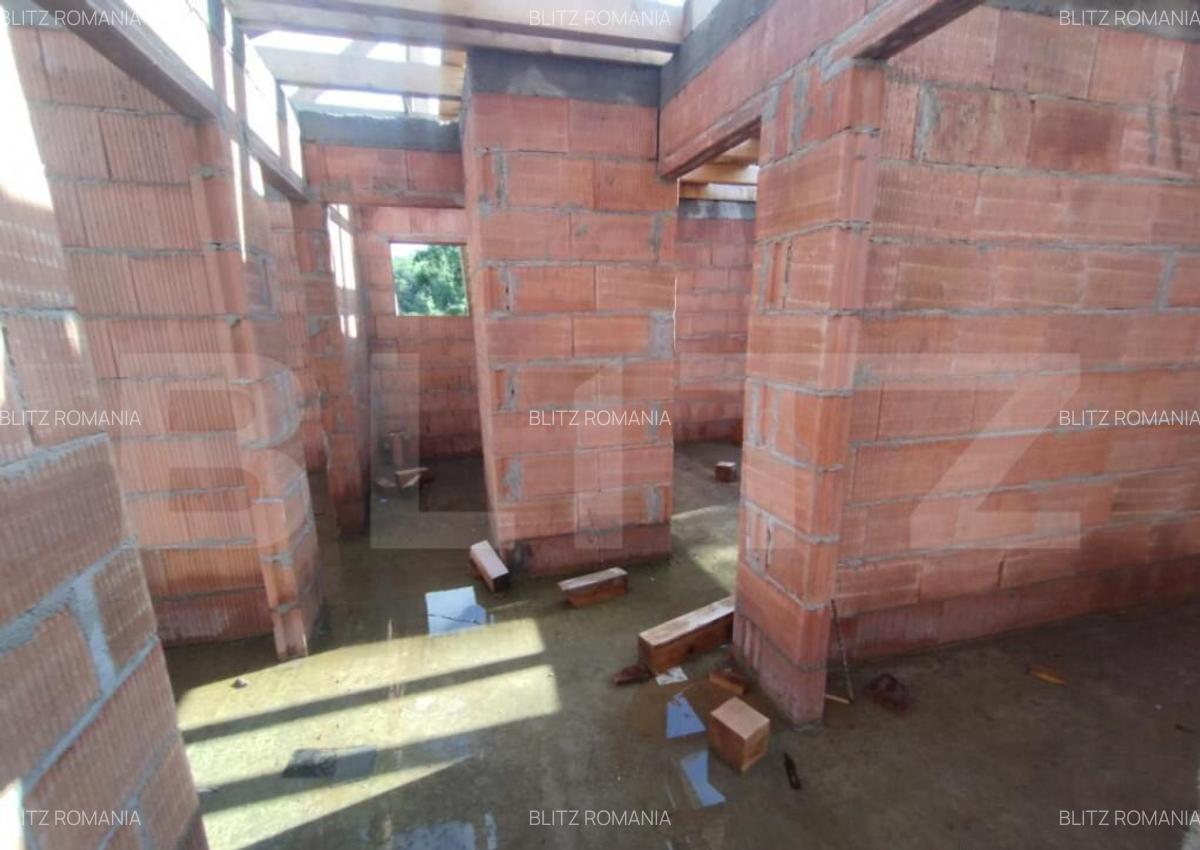 Casa la rosu 100mp,4 camere,750 mp teren extravilan,zona Dea - 5