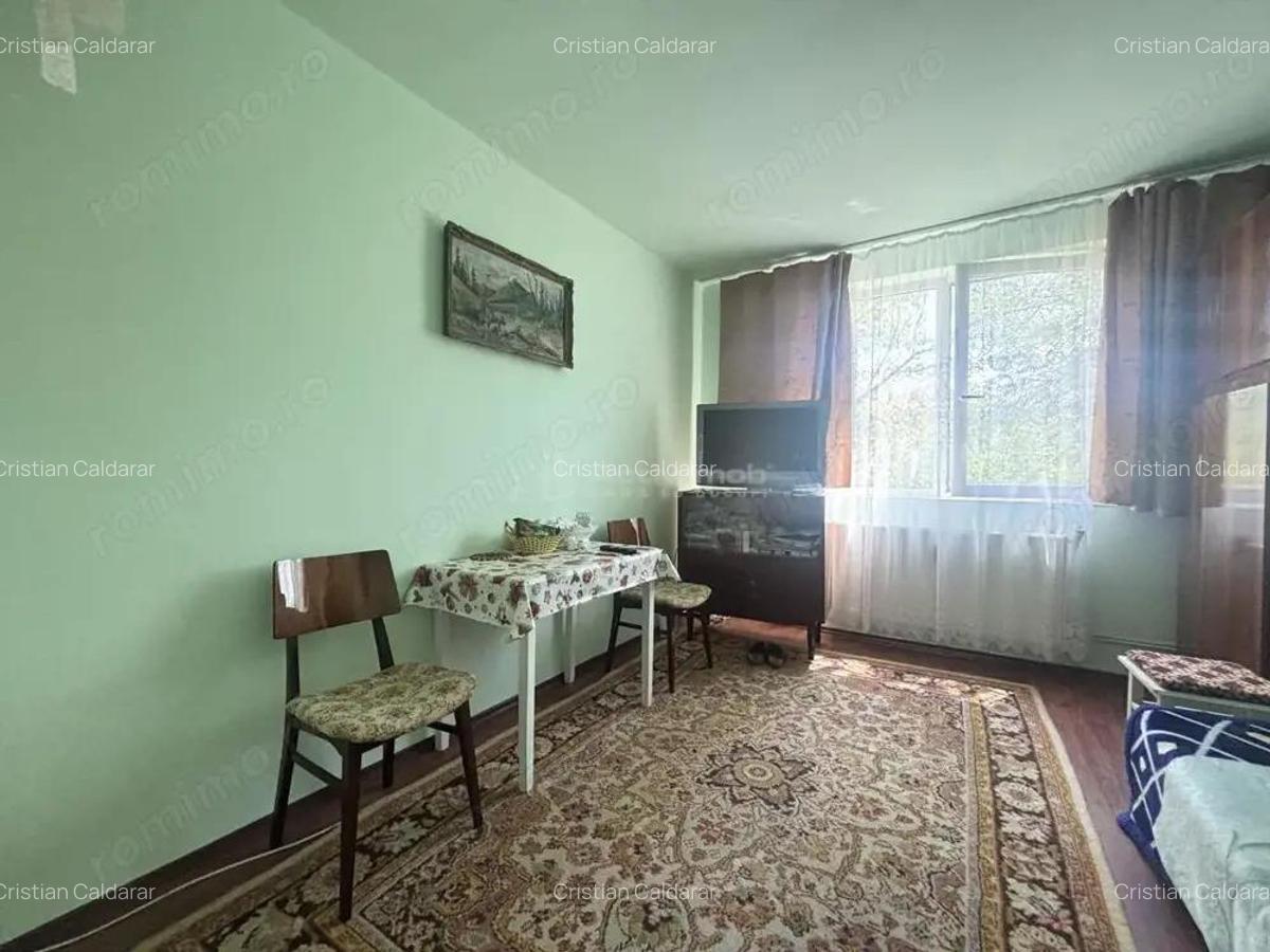 Garsoniera luminoasa - etaj 1 - Cantemir ideala pentru locuit sau investitie - 2