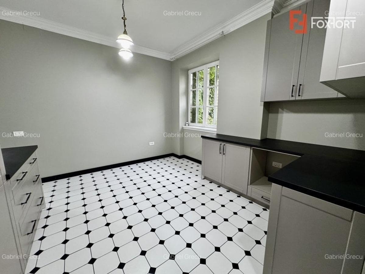 Apartament deosebit, 3 camere, zona Central - Bld. C.D. Loga - 25