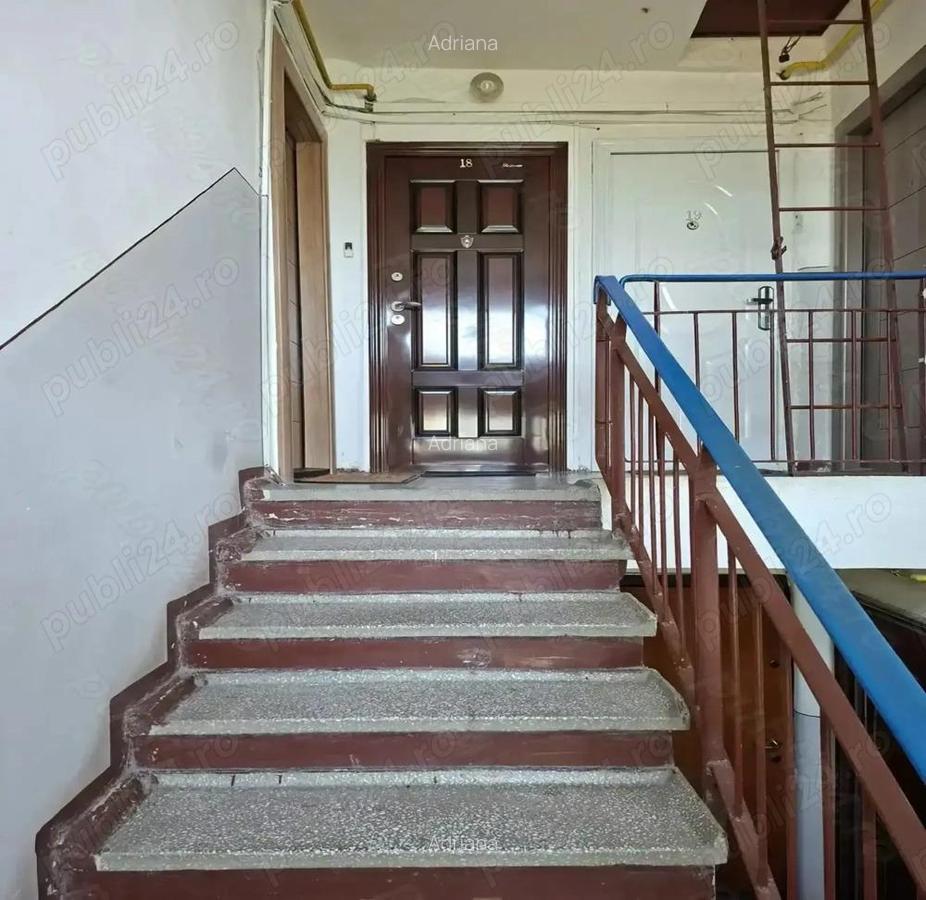 De vanzare apartament cu 3 camere, decomandat, situat in zona Lunei . Apartamentul se afla la etajul - 9