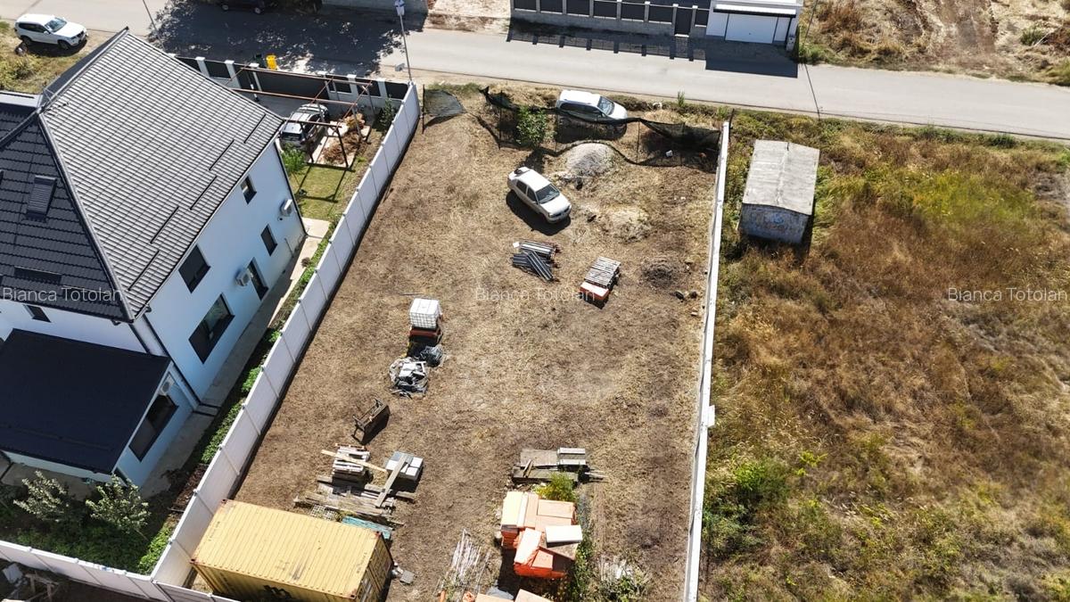 De vanzare teren Comuna Berceni - 600 mp - 75.000 € - 1