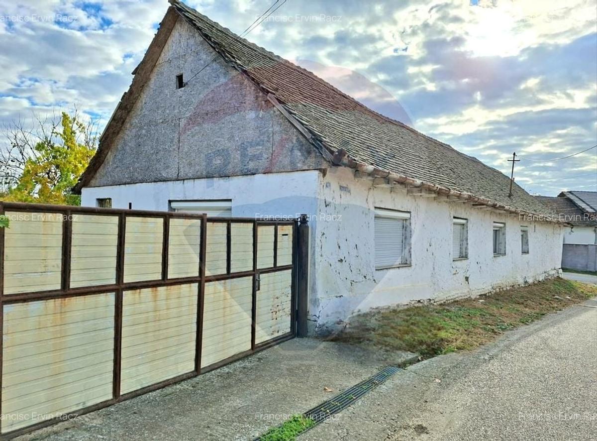 Casa veche cu teren 929 mp- oportunitate in Vladimirescu- comision 0% - 5