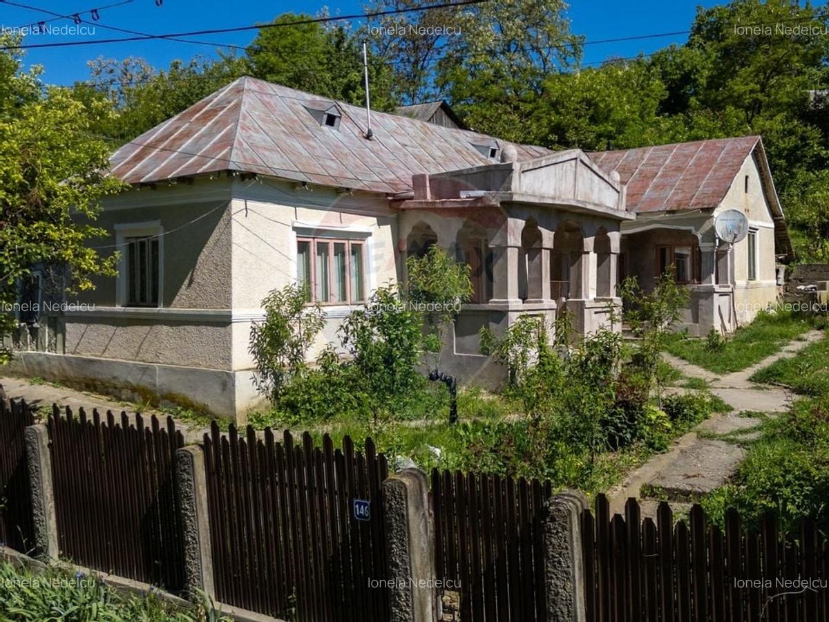 Casa taraneasca de vanzare- PARAVA-BACAU - 4