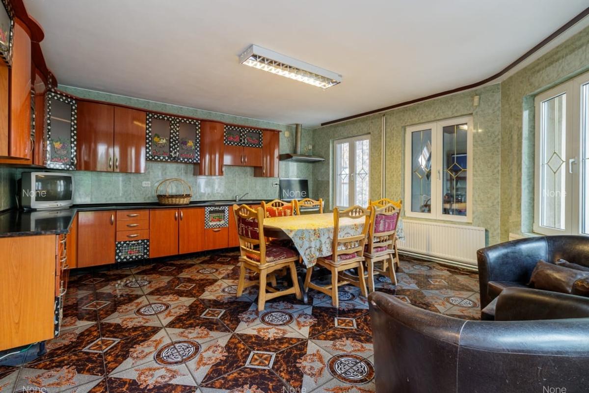 Casa Spatioasa - Teren 1000mp - Otopeni! - 14