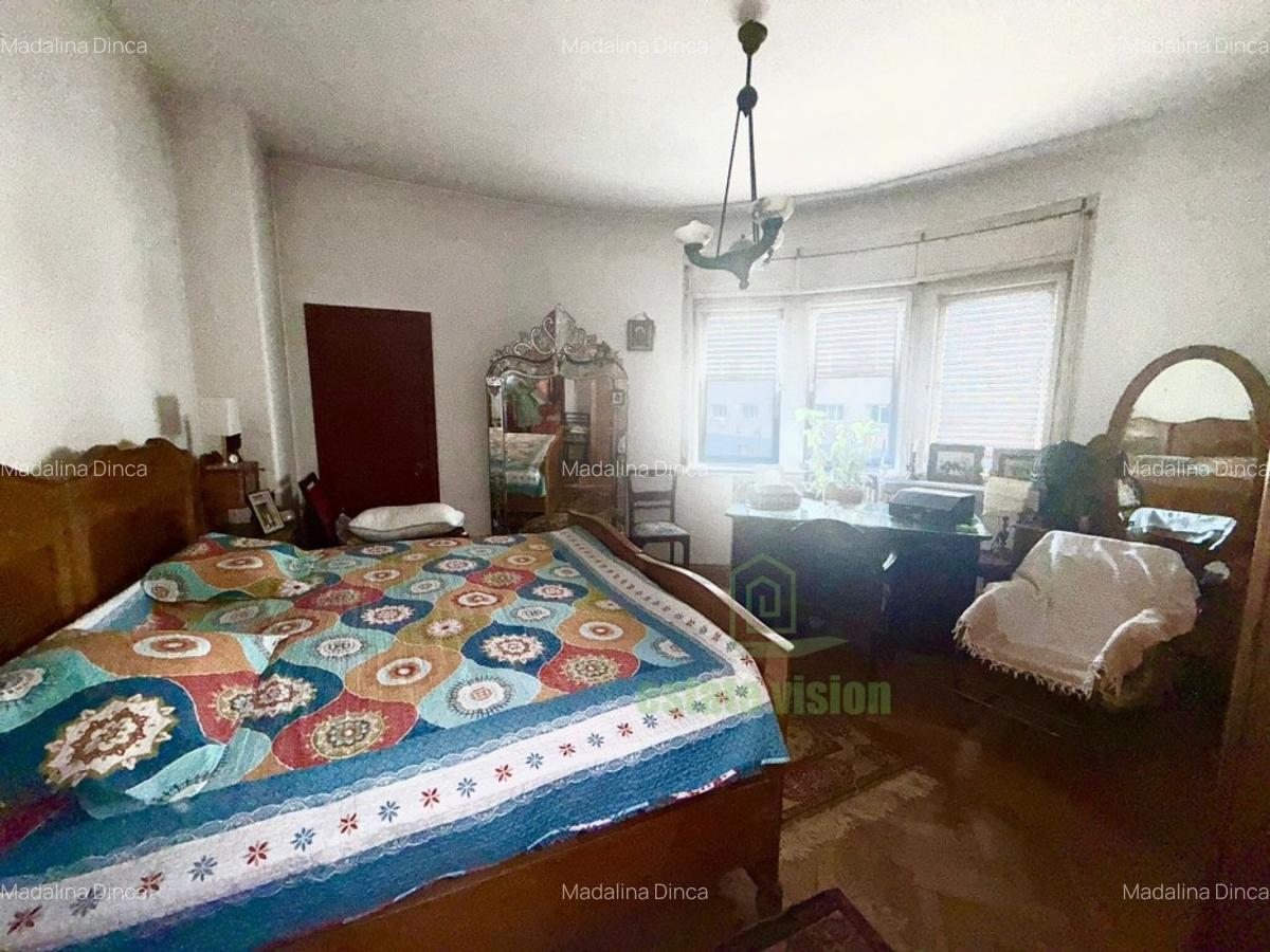 Apartament cu 4 camere decomandat în Romană - 3
