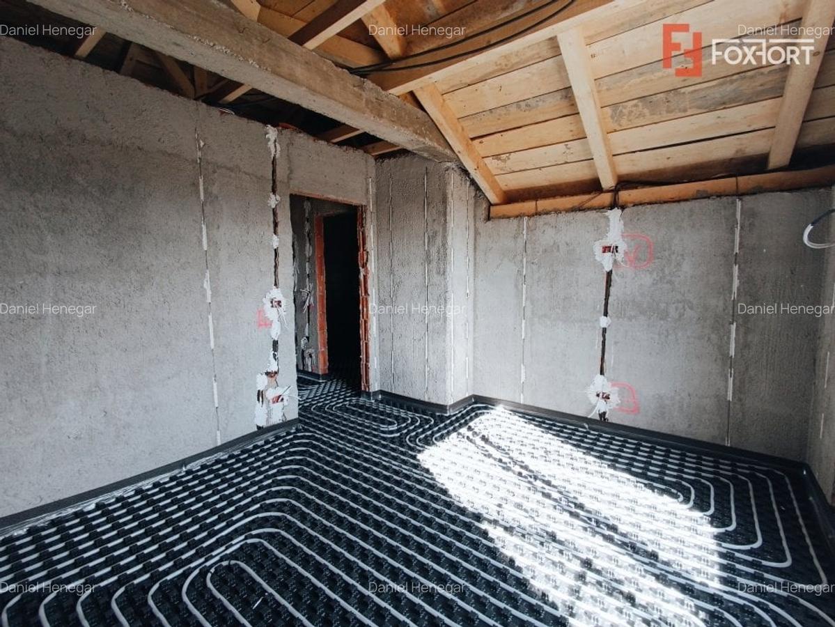 Duplex 4 camere si teren de 300 mp - zona Mosnita Veche - 4