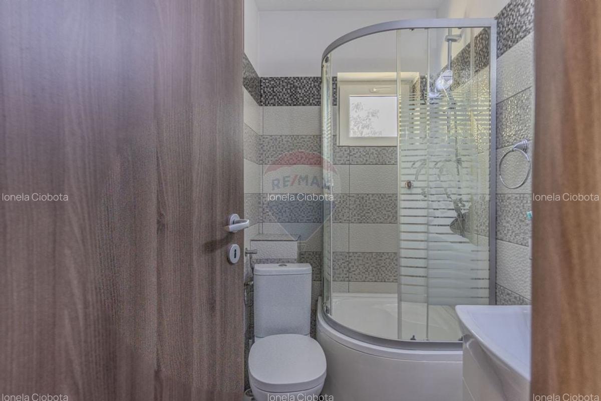 Casa / Vila cu 10 camere de vanzare in Moieciu de Jos - 8