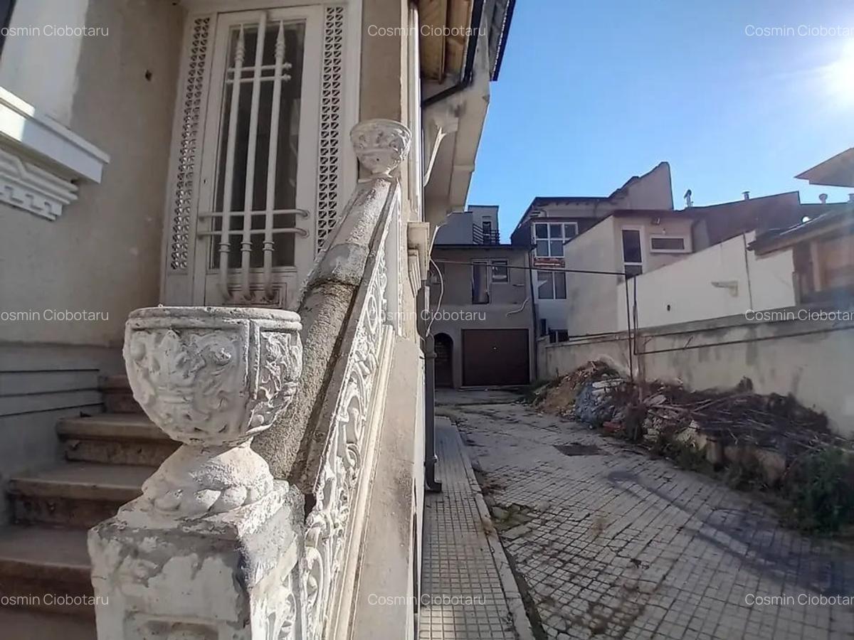 Vilă de Epocă Spatioasă în Zona Vitan Mall - 8