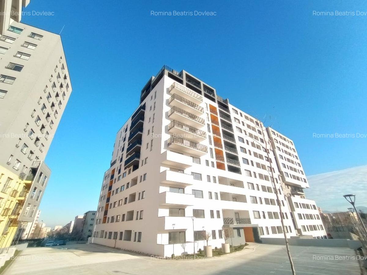Apartament cu 5 camere decomandat în Răcădău - 2