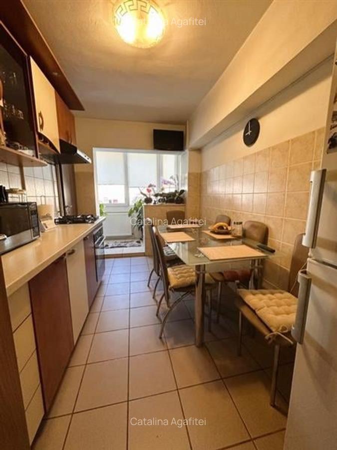 Apartament cu 3 camere decomandat, mobilat în Bartolomeu - 4