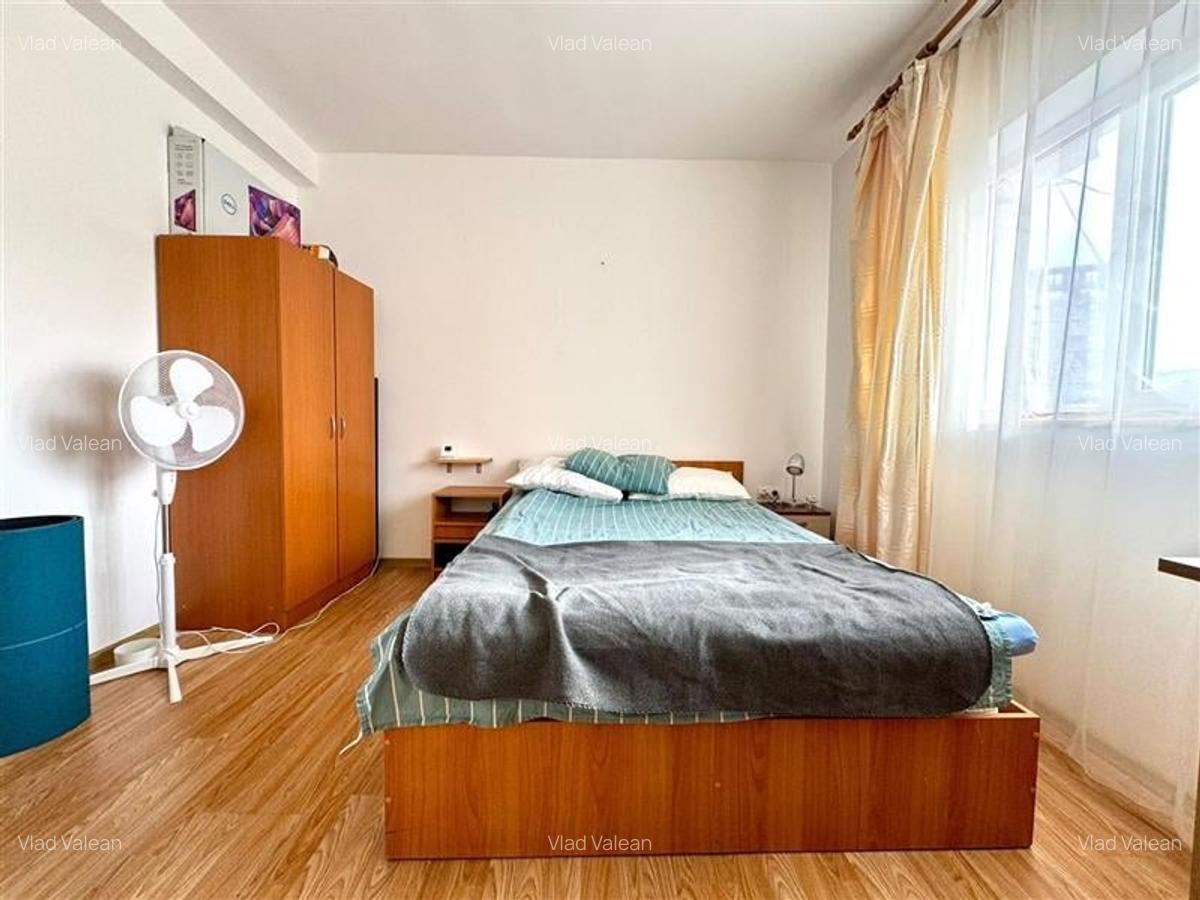 Apartament 3 camere , 52 mp , parcare in zona OMV - 2