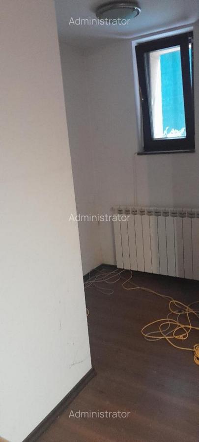 Piata Muncii –parter vila  120mp +demisol 100mp, curte 200mp - 10