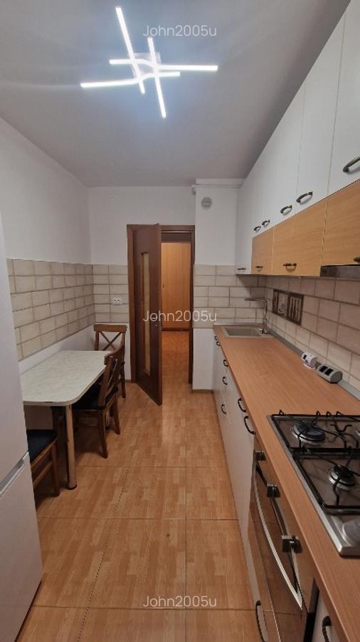 Proprietar, închiriez apartament cu 2 camere decomandat, zona Republicii - 7