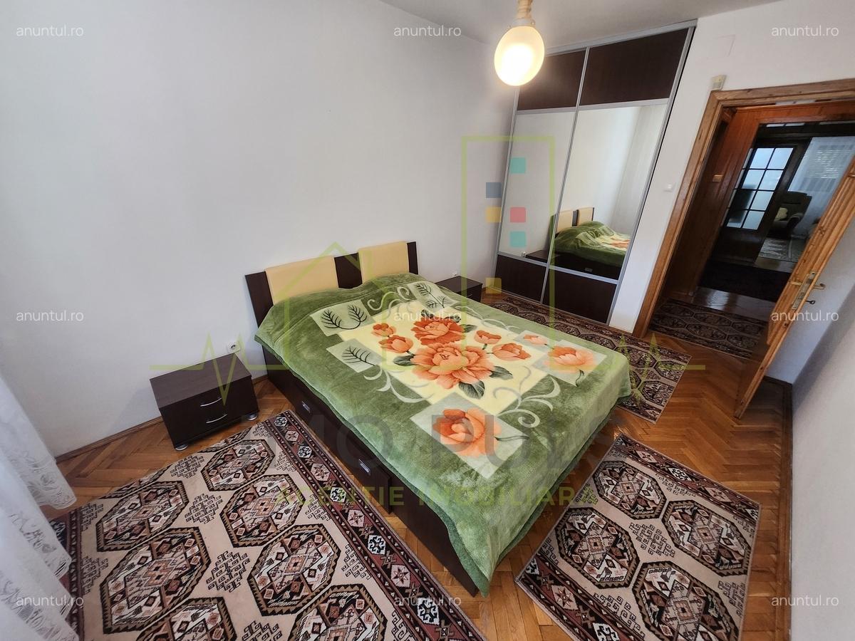 Apartament de inchiriat. 2 Bai. Garaj - 6
