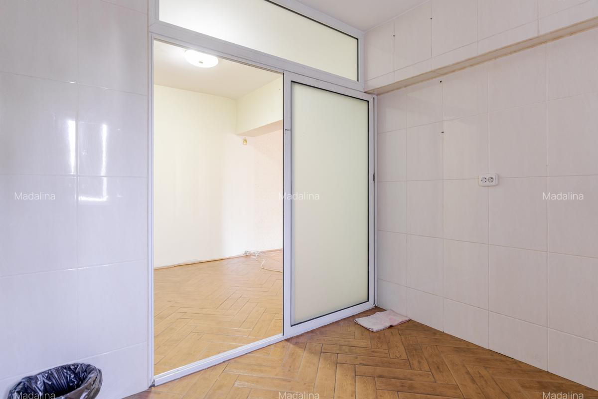 Apartament spațios, modernizat, 2 camere – Bd. Cosminului - 10