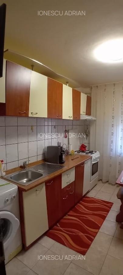 Direct proprietar – Apartament mobilat, vedere sud – Zărnești, 69.900 € - 11