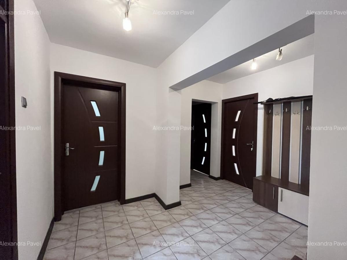 Apartament cu 4 camere in Tractorul - 10