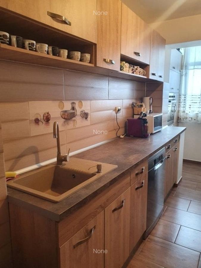Apartament cu 3 camere decomandat, mobilat în Tătărași - 4
