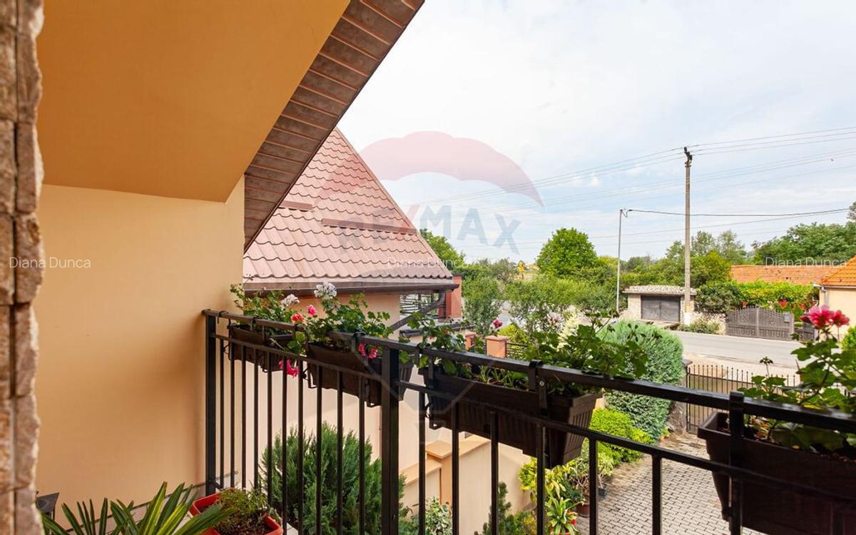Casa primitoare de vanzare in localitatea Lipova - 9