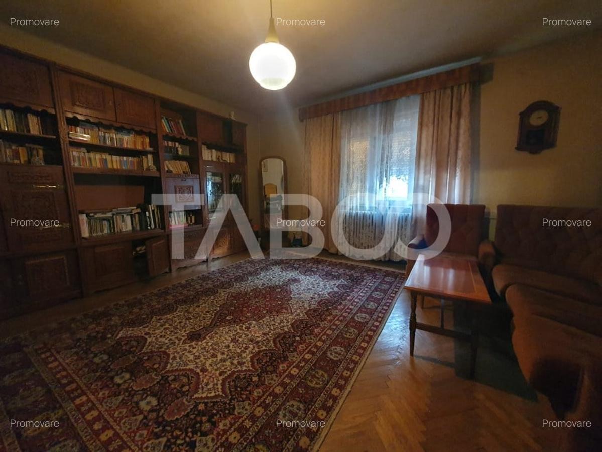 Casa 5 camere 374 mp utili + Anexa 75 mp in punctul 0 al Fagarasului - 3