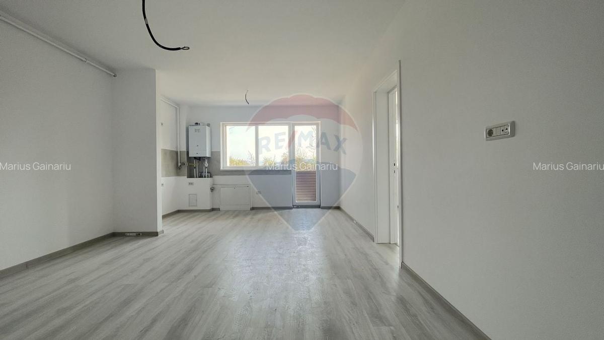 Apartament cu 2 camere semidecomandat în 13 Decembrie - 1