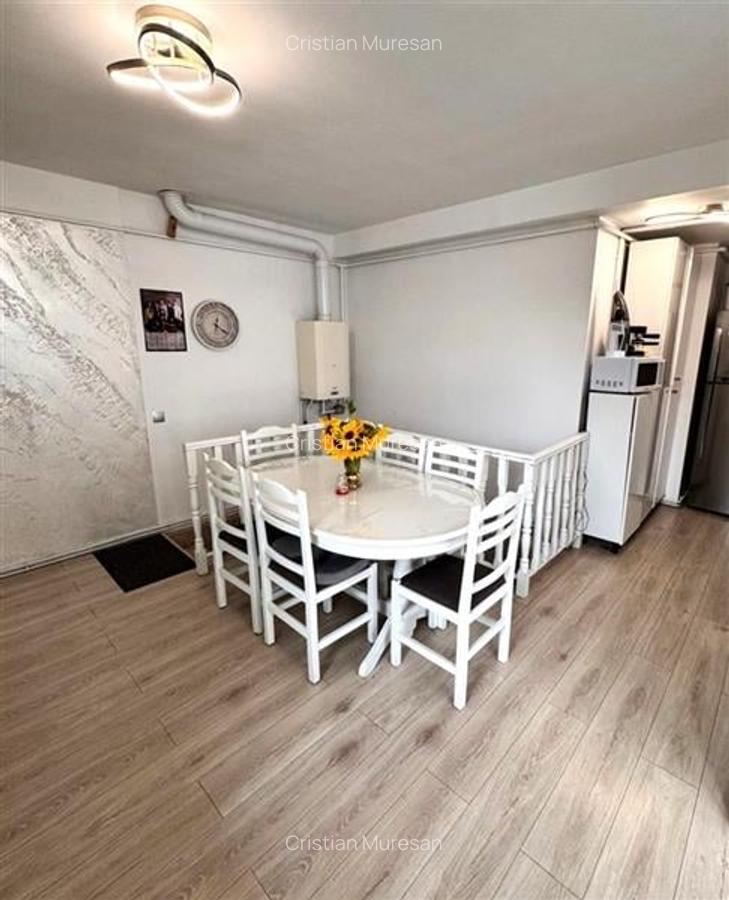 Casa in apreciabil potential,cu terase, curte,gradina echipata,2 pivnite,Str. Ro - 3